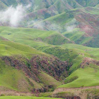 新疆发布高温红色预警，局地将达45℃以上